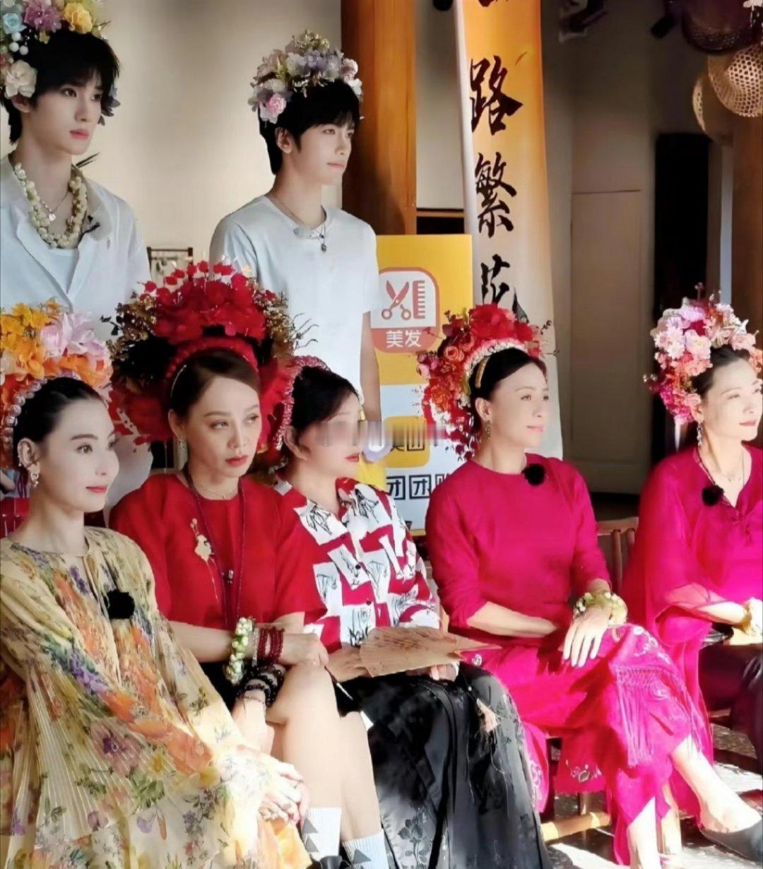 一路繁花我的评分：[星星][星星][星星][星星][星星]一路繁花2电子观察团