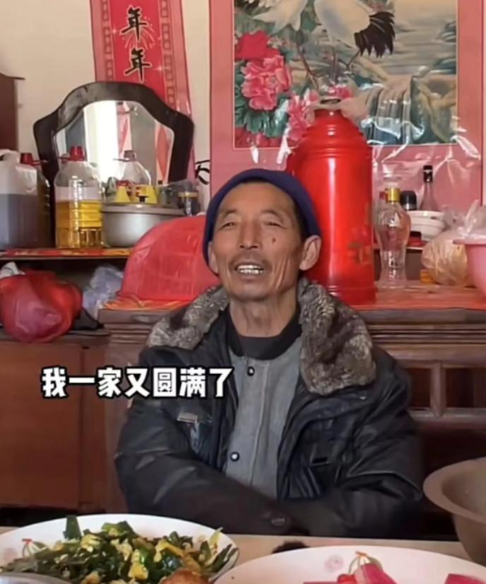 儿子意外触电身亡，儿媳丢下孩子后改嫁，但老父亲却对儿媳百般感激，他说：“我儿子去