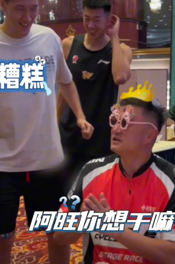 现在队内唯一一个25岁以下的国手居然是——杜润旺。这对于当年能占据国家队半壁江山