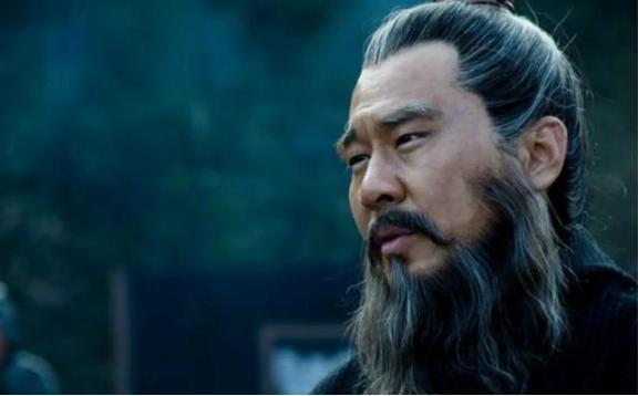 212年，曹操的心腹荀彧生病卧床，曹操派人送来一盒水果慰问，荀彧打开一看，食盒空