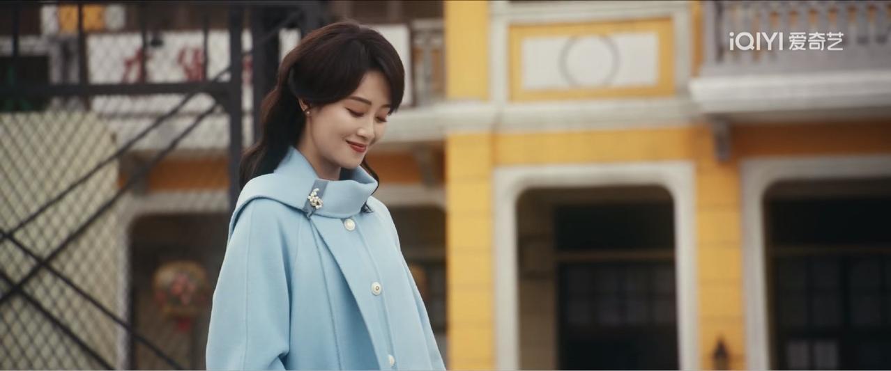 乔音婉有没有喜欢过何贤？答案当然是肯定的，不喜欢，她就不会在何贤离开澳门码头