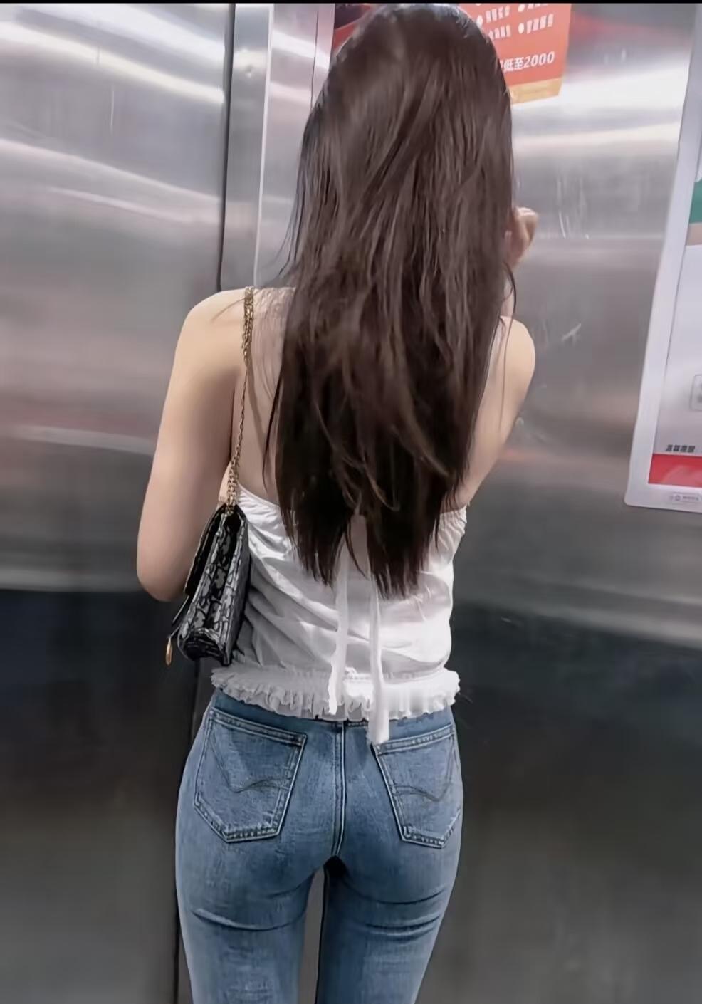 能秀出好身材的就是适合自己的牛仔裤日常牛仔裤穿搭高腰牛仔裤穿搭牛仔裤穿搭