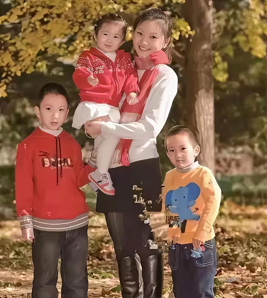 张艺谋真厉害，近50岁认识了18岁在读书的陈婷。