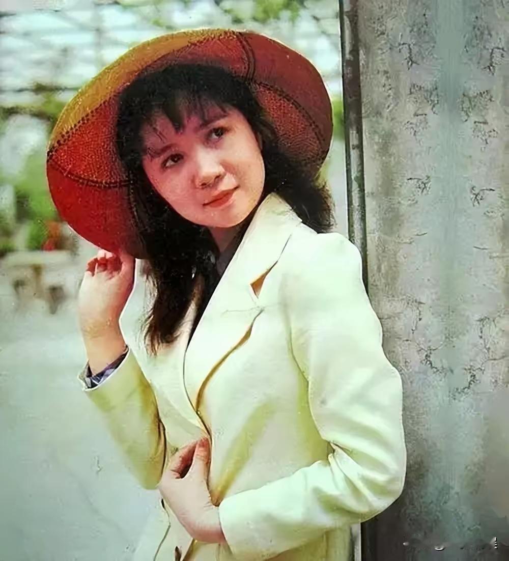 钱再多也无用!64岁身价千万的蔡明现状曝光，给中年女人敲响警钟64岁的蔡明