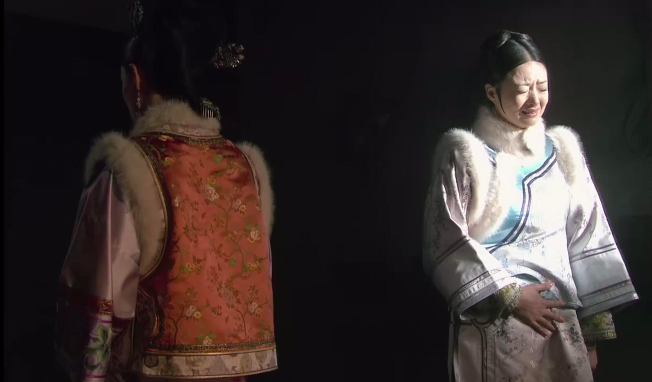 重温《甄嬛传》，华妃下线那幕，不禁让人深思：她为何不找皇上对峙？华妃离世的那集