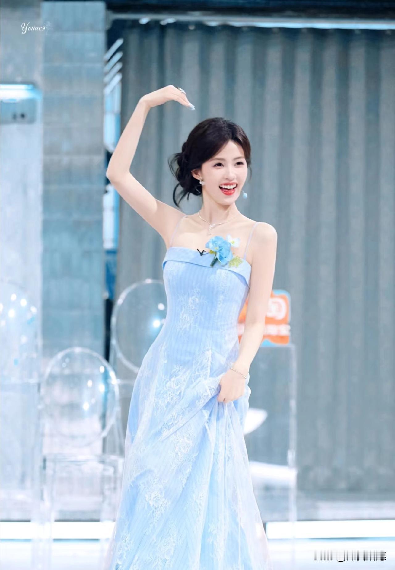 网红出身怎么了？白鹿用“稳”字诀，让所有质疑她的人闭嘴了！评论区有人阴阳