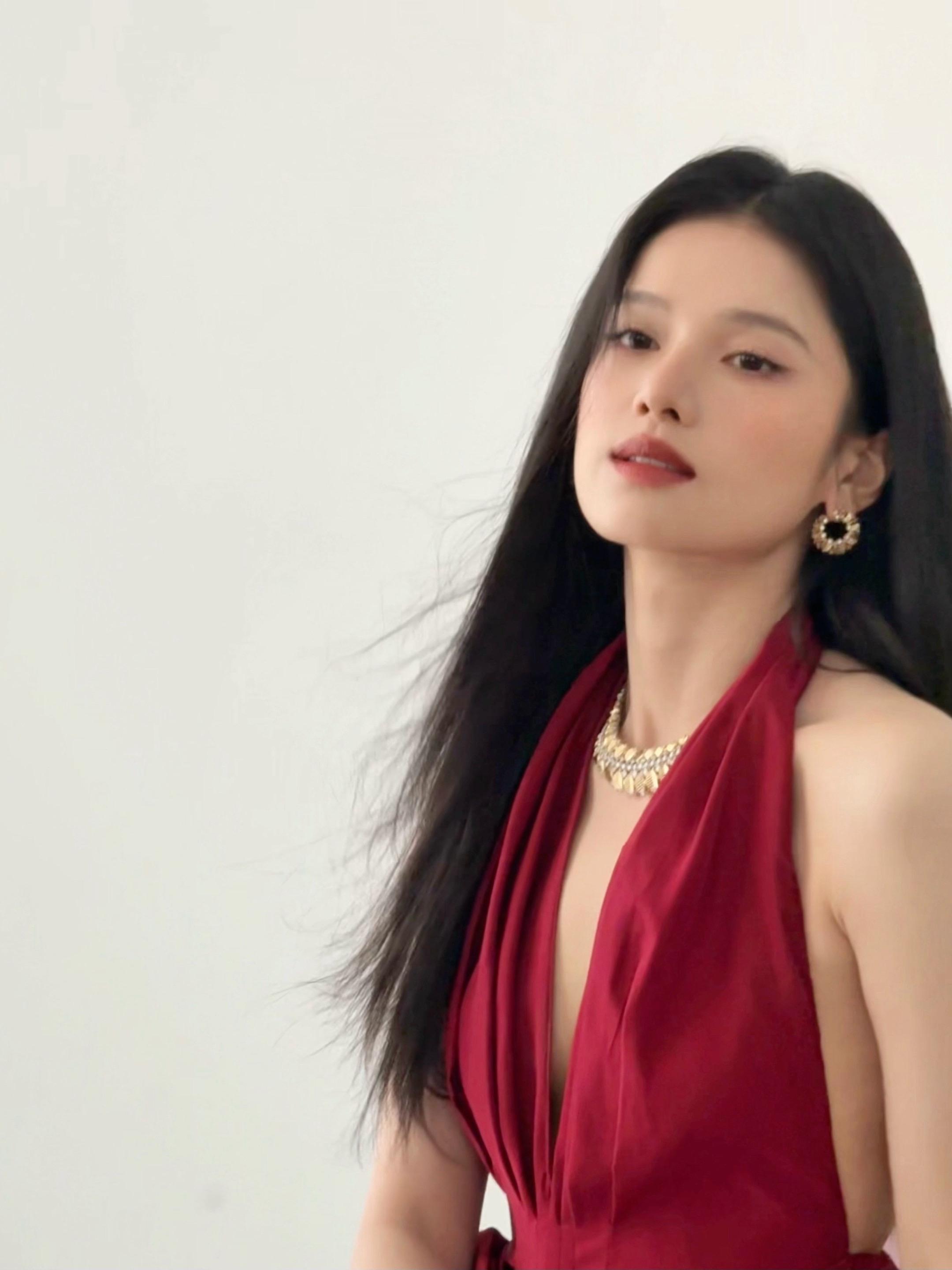 张婧仪的无敌吸睛脸实在是太榨了