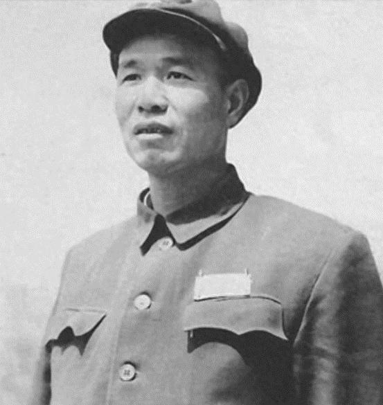 他在一月内被彭总三次调动，从拟任边疆市委书记到大军区副政委“老范，七天内到迪化