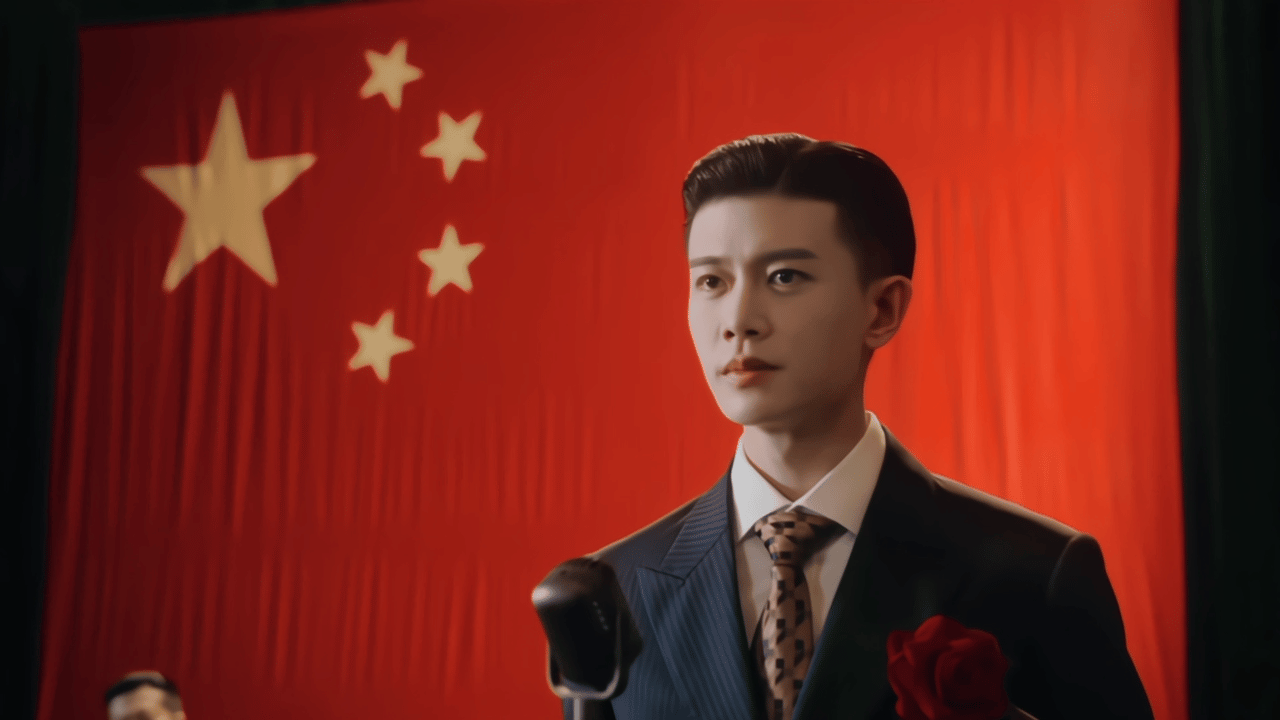 电视剧风与潮《风与潮》里，任嘉伦饰演的何贤，与战友们并肩作战，共同抵