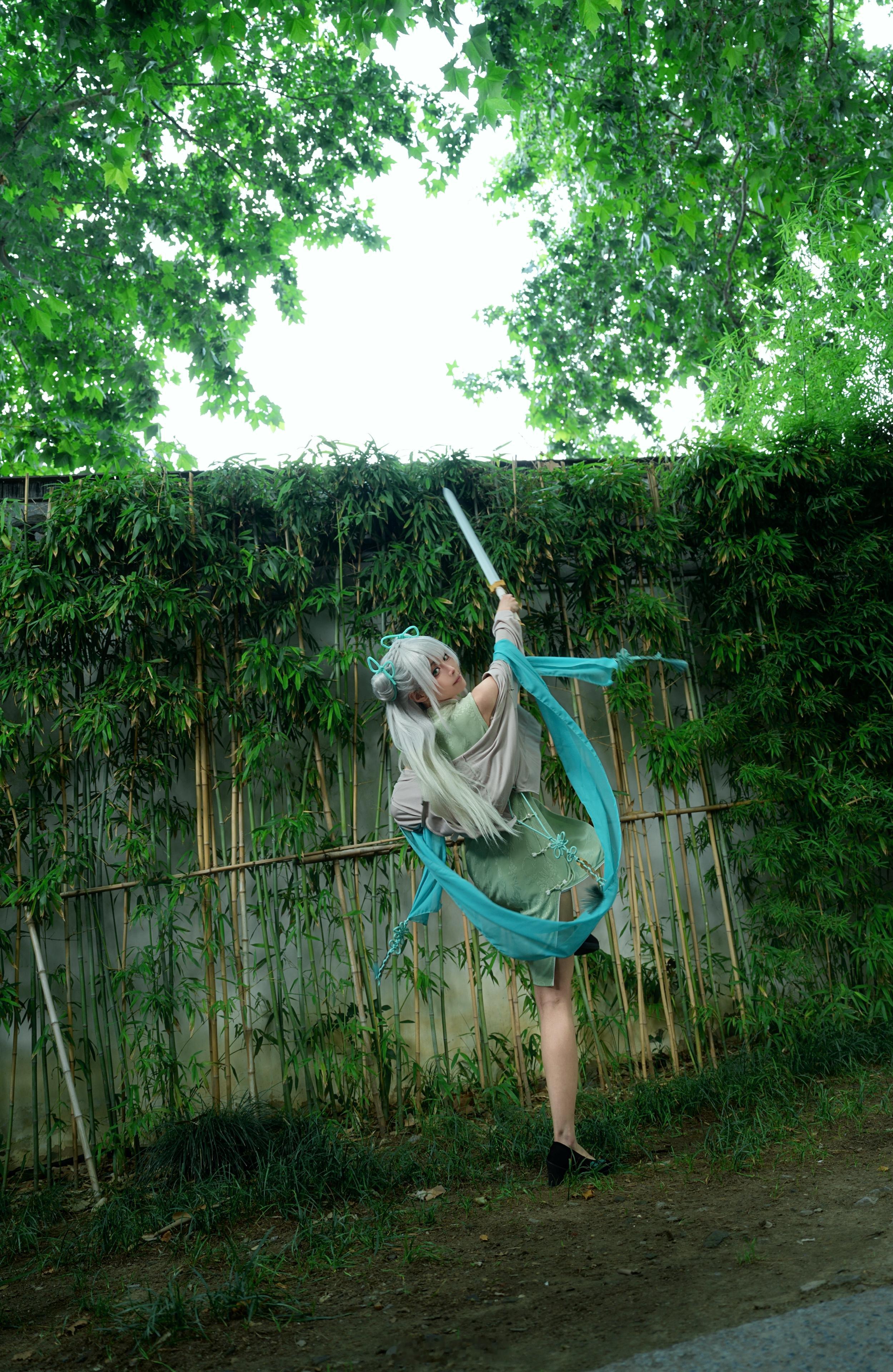 Vsinger洛天依cos下等马📷羊拾肆翻车了来着挑了几张修修发准