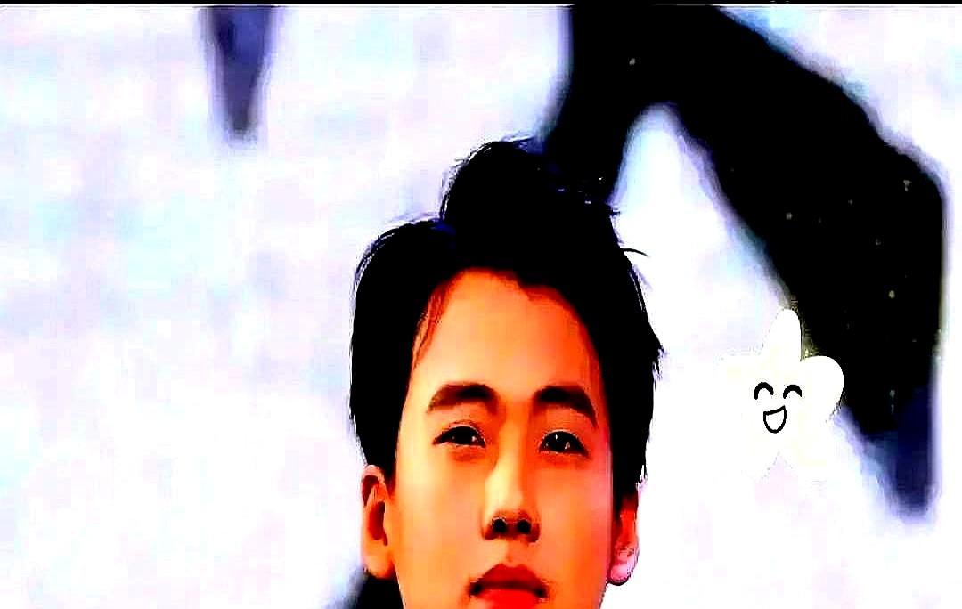 12亿弹幕求别换人横店那条败家街，郭麒麟第一天就把算盘打成说唱。陈道明坐监