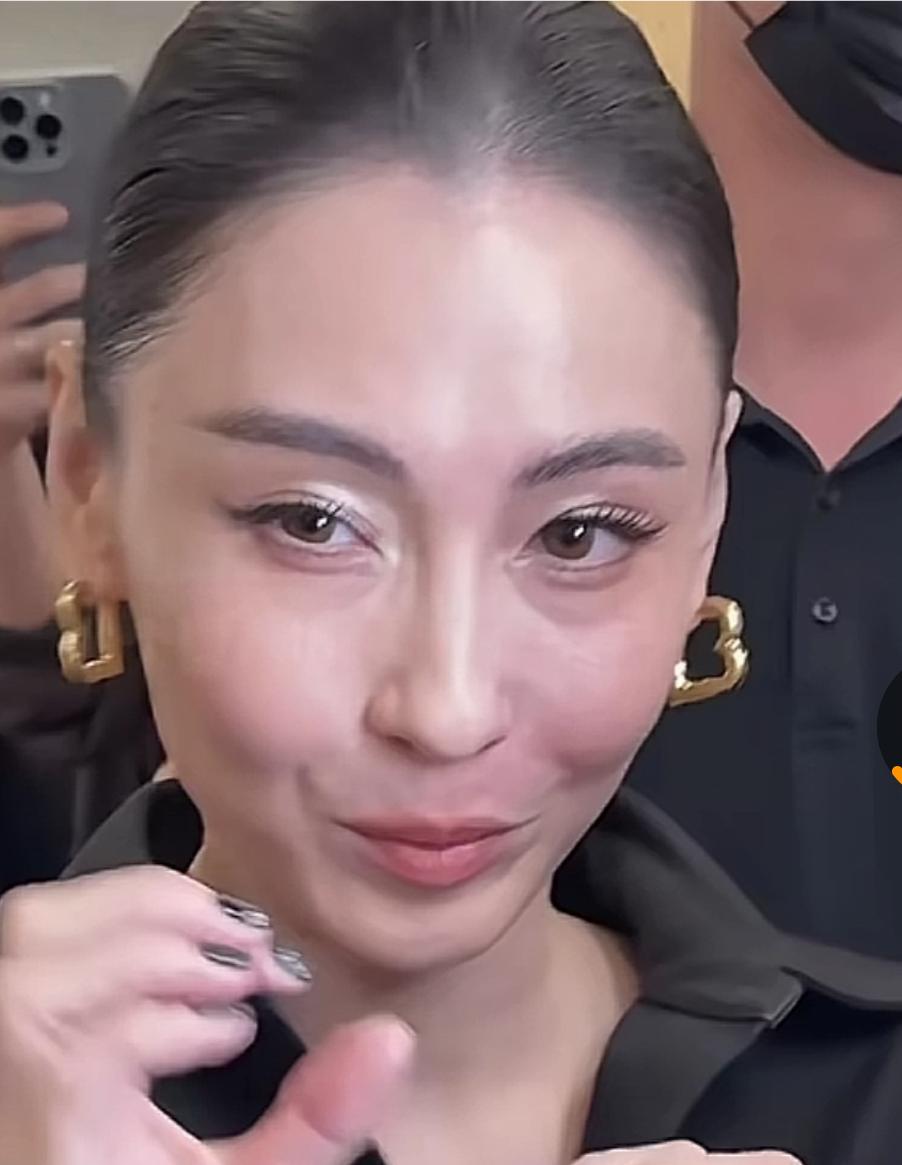 张柏芝没有灯光，没有美颜，真实的样子，大家看看，你能打几分？
