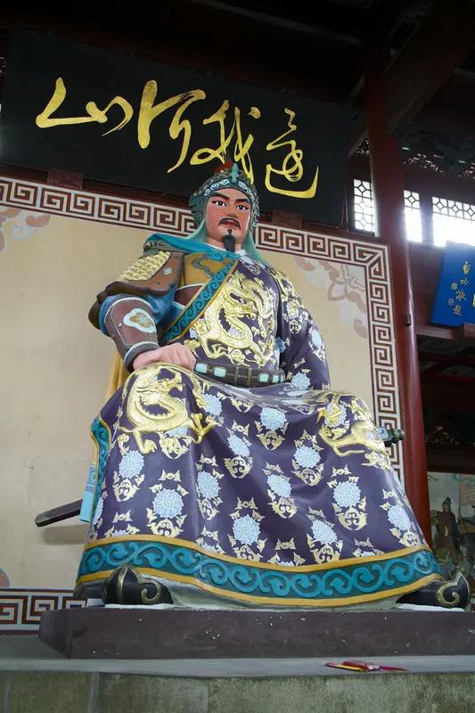 岳飞与韩世忠的恩怨你可知道，岳飞和韩世忠在政见上截然不同。岳飞一生力主北伐，收
