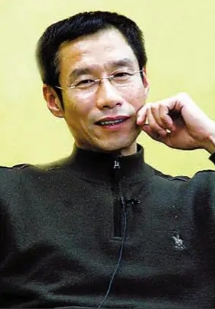 当年，陈佩斯拉着刘佩琦说：“老弟，跟我去拍一部电影咋样？”刘佩琦犹疑地说：“我
