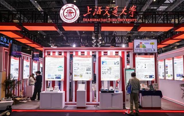 中国团队刷新20K温区稳态高温超导磁体世界纪录！造出国际首个高温超导仿星器全尺寸