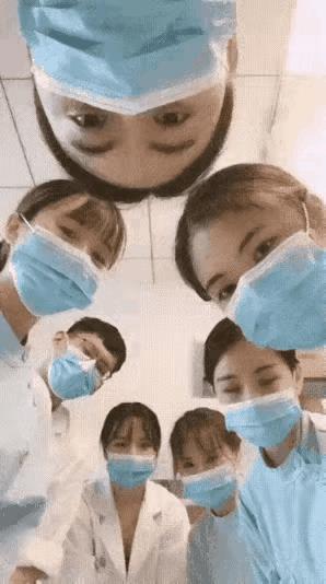 做个痔疮手术怎么来了这么多大夫[惊恐]