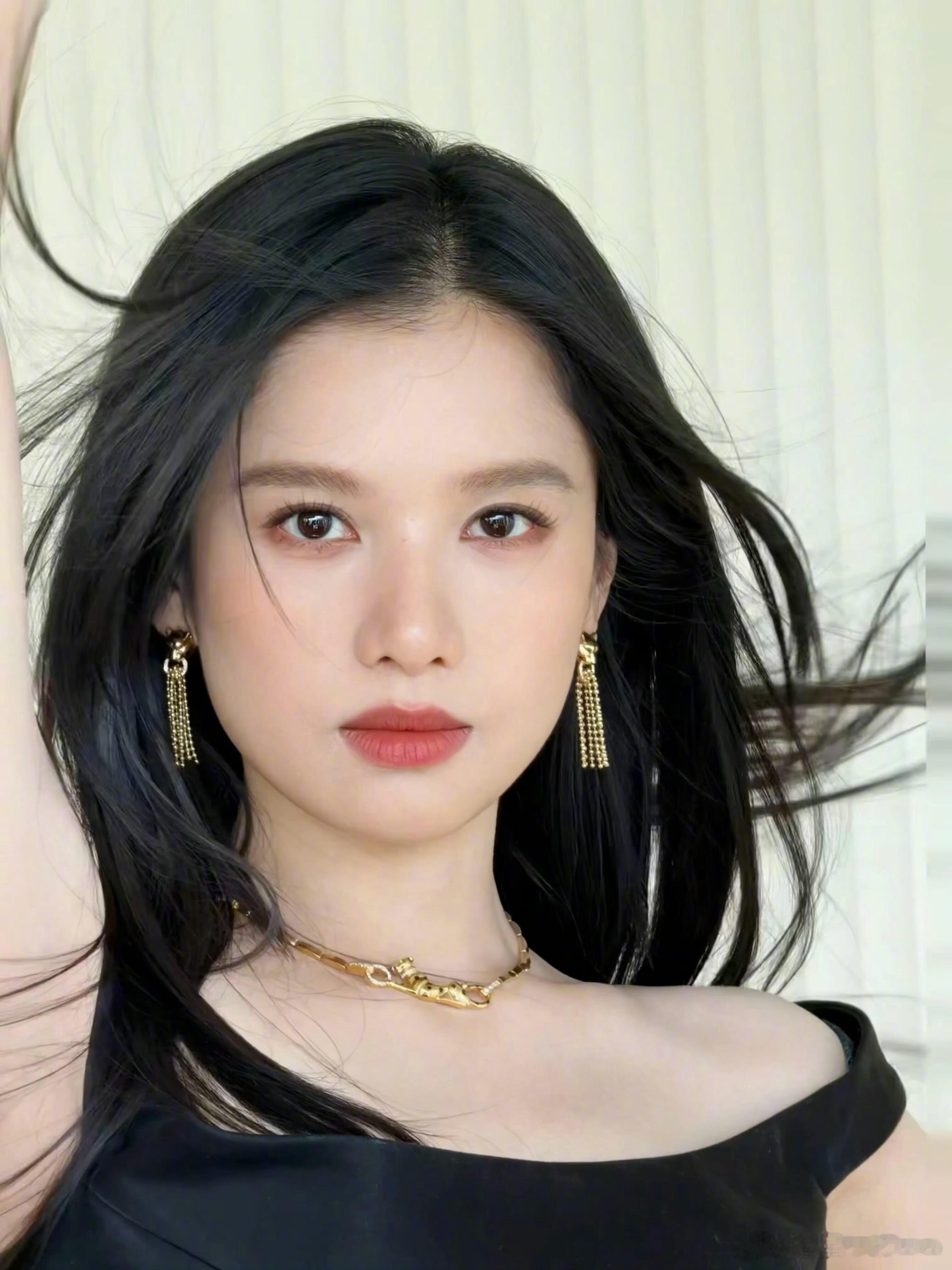 张婧仪在怼脸生图领域根本没有对手