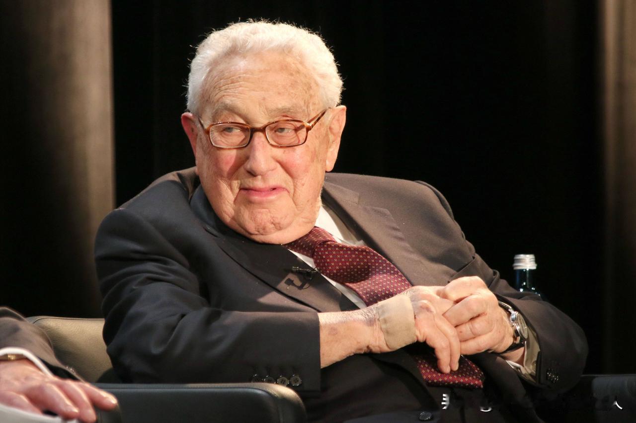 俄乌冲突，谁会第一个被“耗干”？很多人以为，是“俄罗斯”的“经济”，或是“乌克兰