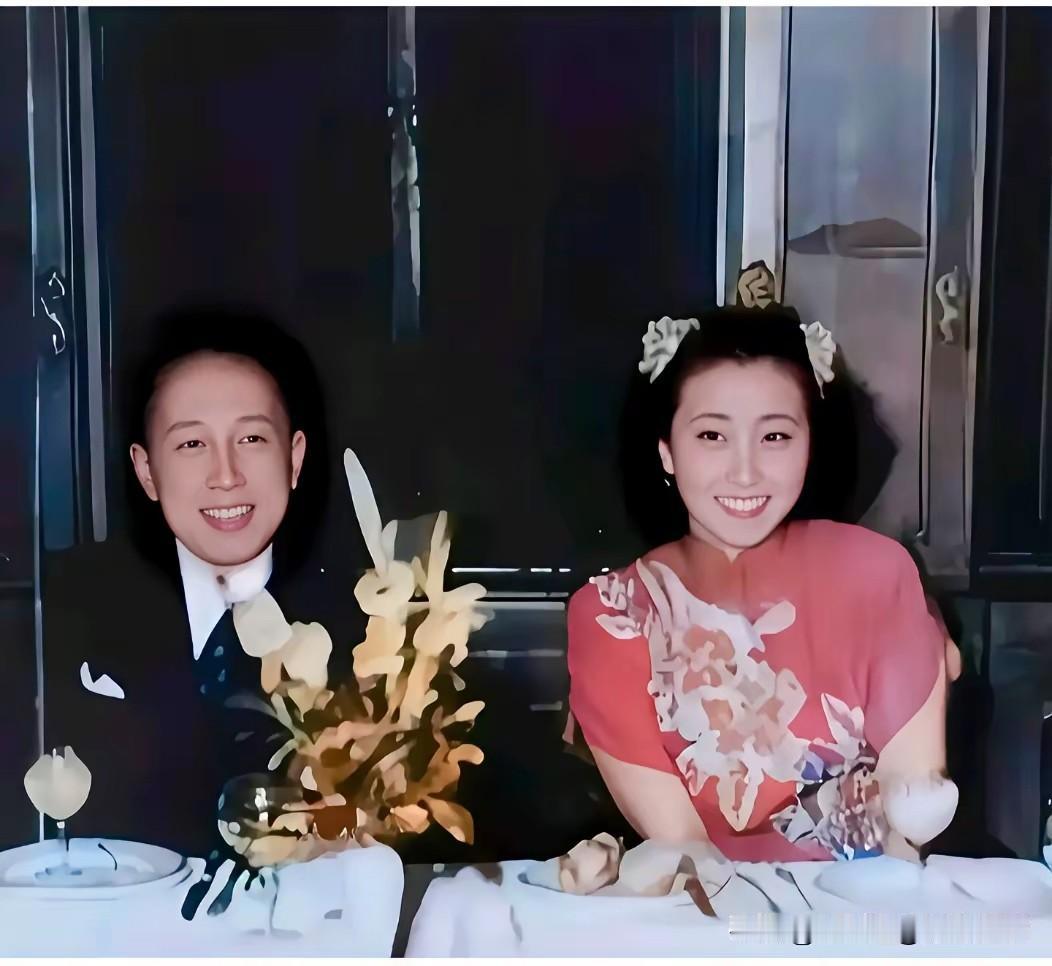 这是1947年上海和平饭店，钱学森与蒋英婚宴上的珍贵老照片。没有摆拍演戏，留存的