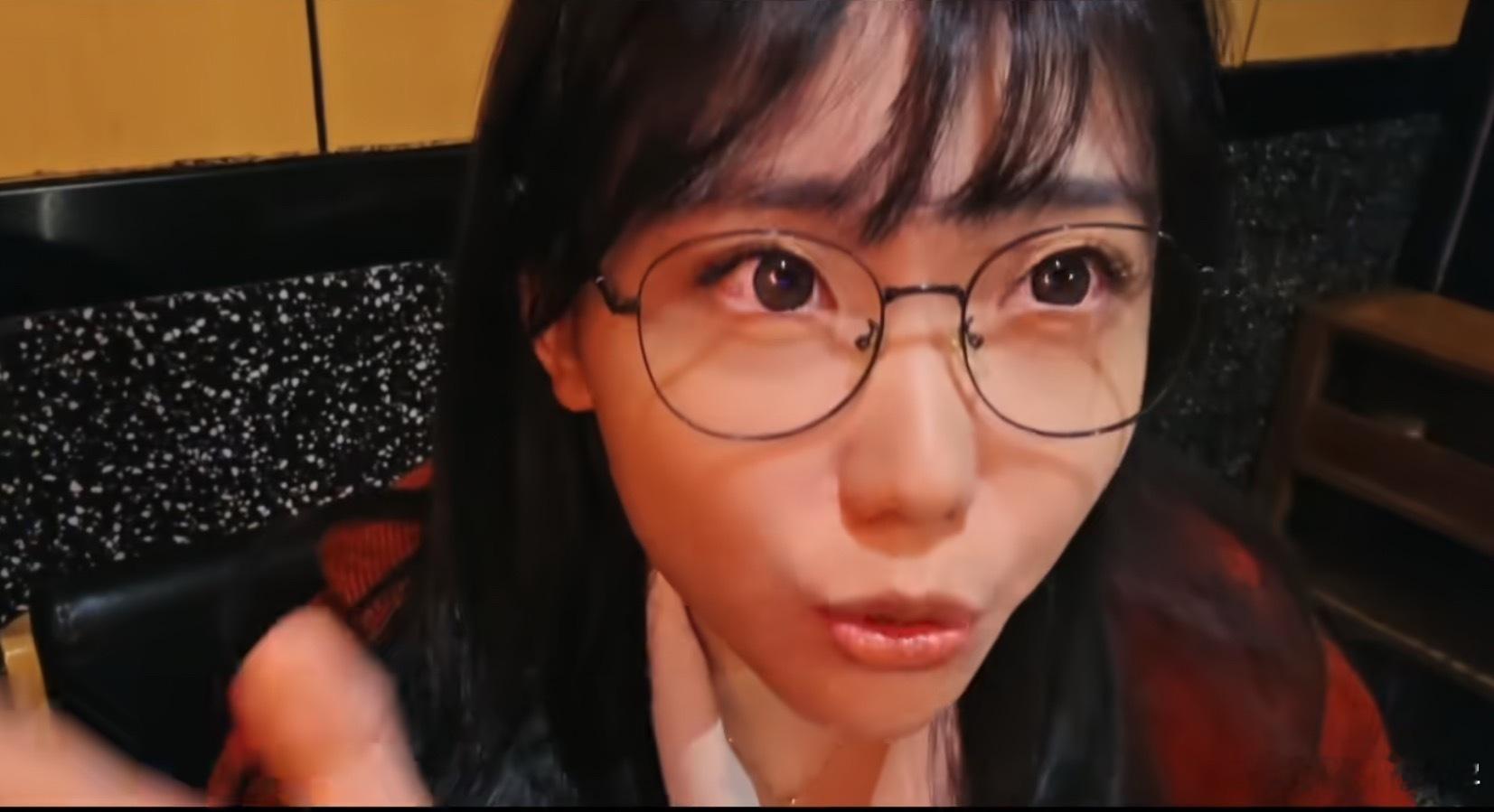 蛋饼：我直播这么多年，从来没有想过去钓老公粉好吧，我们俩不公开的原因就是因为觉得