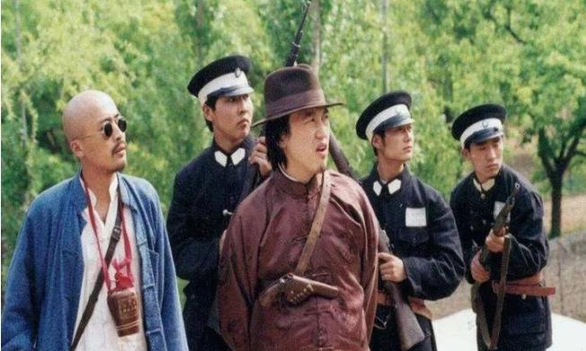 1947年，一地下党被捕入狱后，从敌人嘴里得知原来是有人出卖了他。谁知到了半