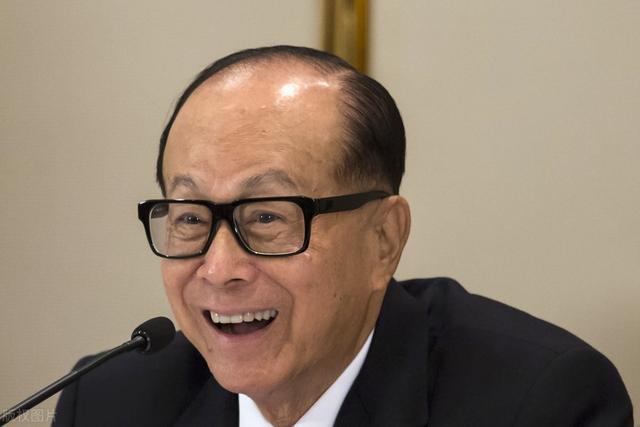 李嘉诚一意孤行,长和“另辟蹊径”,官方点名警告,卖国绝不轻饶