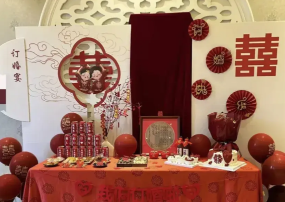 一对恋人准备五一订婚，因为彩礼谈崩！两人媒人介绍处了半年，双方父母坐下来谈论订婚