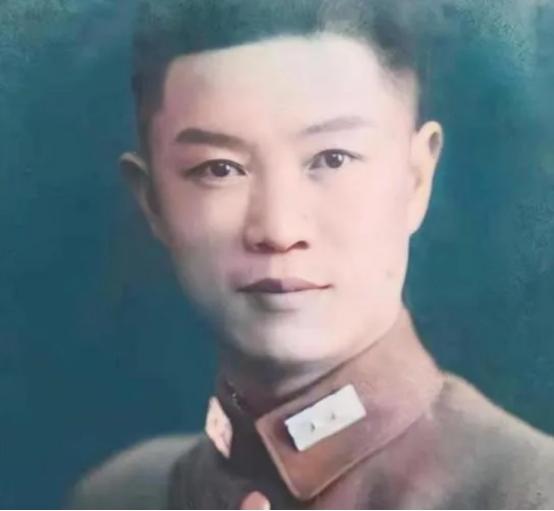 1941年的长沙城，102师师长柏辉章快急疯了。对面是4万多日军精锐，自己手里不