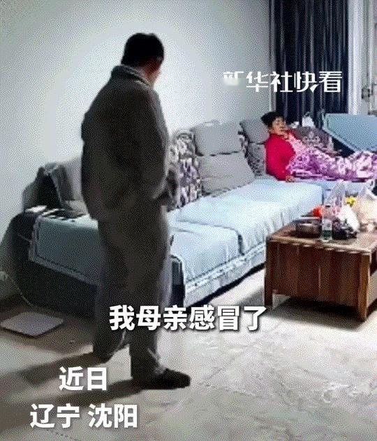 看泪目了，辽宁，一男子的母亲近期一直咳嗽不见好转，到医院检查时发现，其肺上有一个
