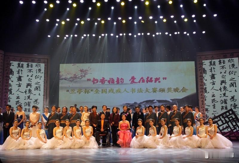 惋惜！21岁女骑手郑瑶车祸逝，安全骑行勿忘头盔美女骑手车祸遇难！酷帅背后藏隐患