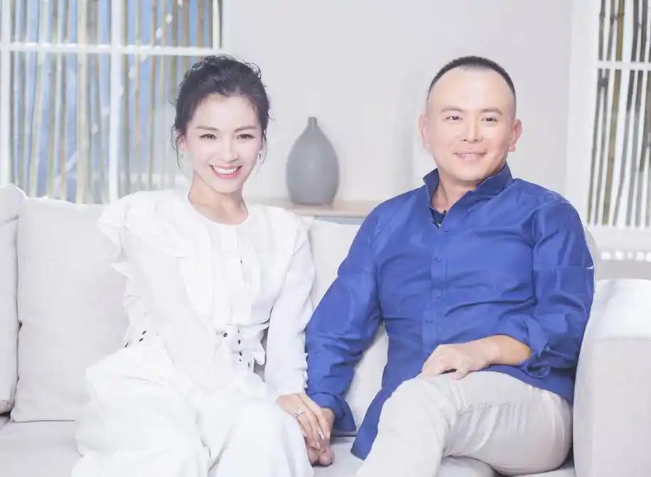 王珂的朋友完全不知道刘涛的存在，多年没见过这位嫂子。之前都没见过，没有任何人见
