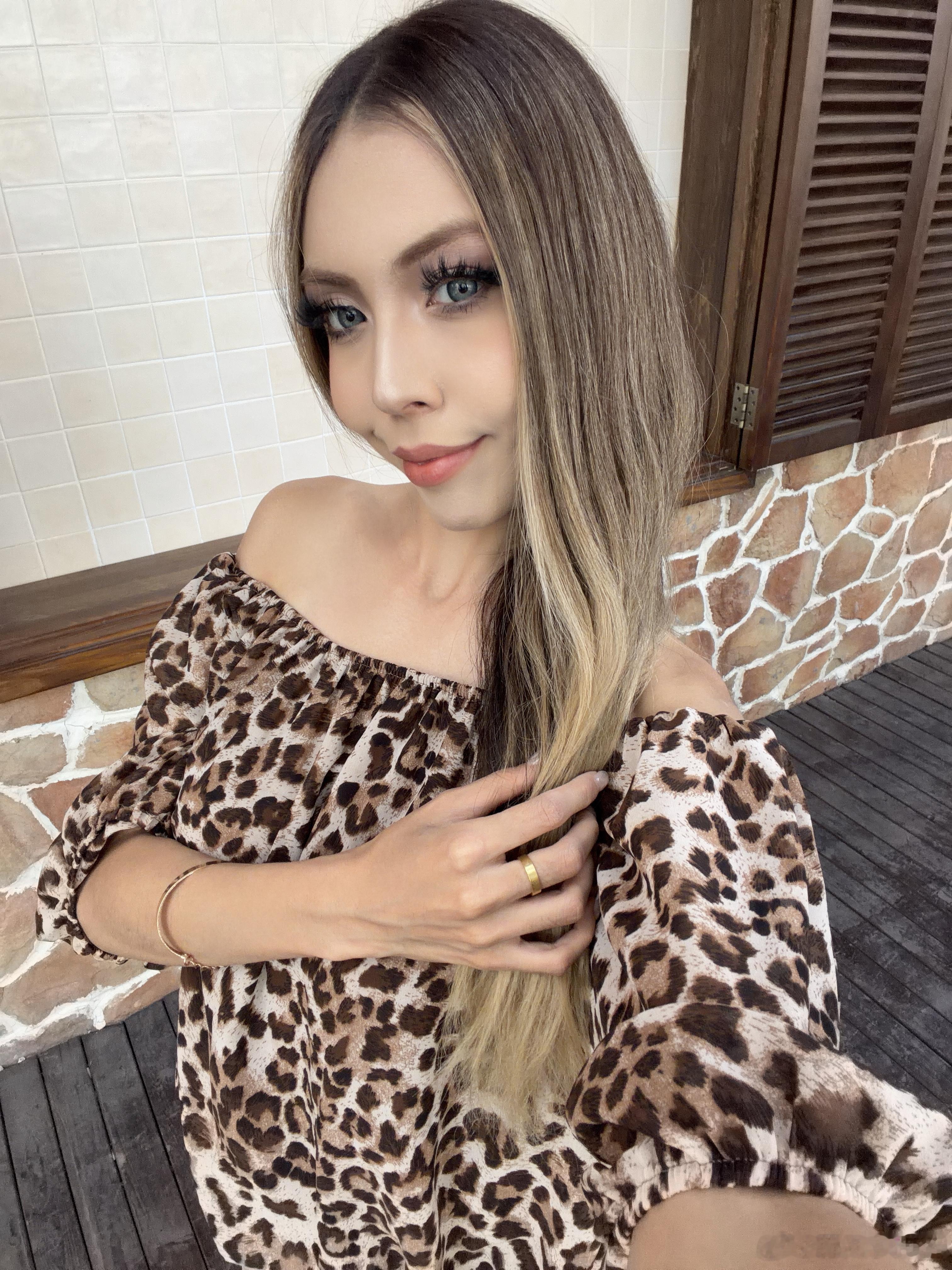老公哥拍照越来越好了呢👩🏼❤️💋👨🏻🥰💋🤩