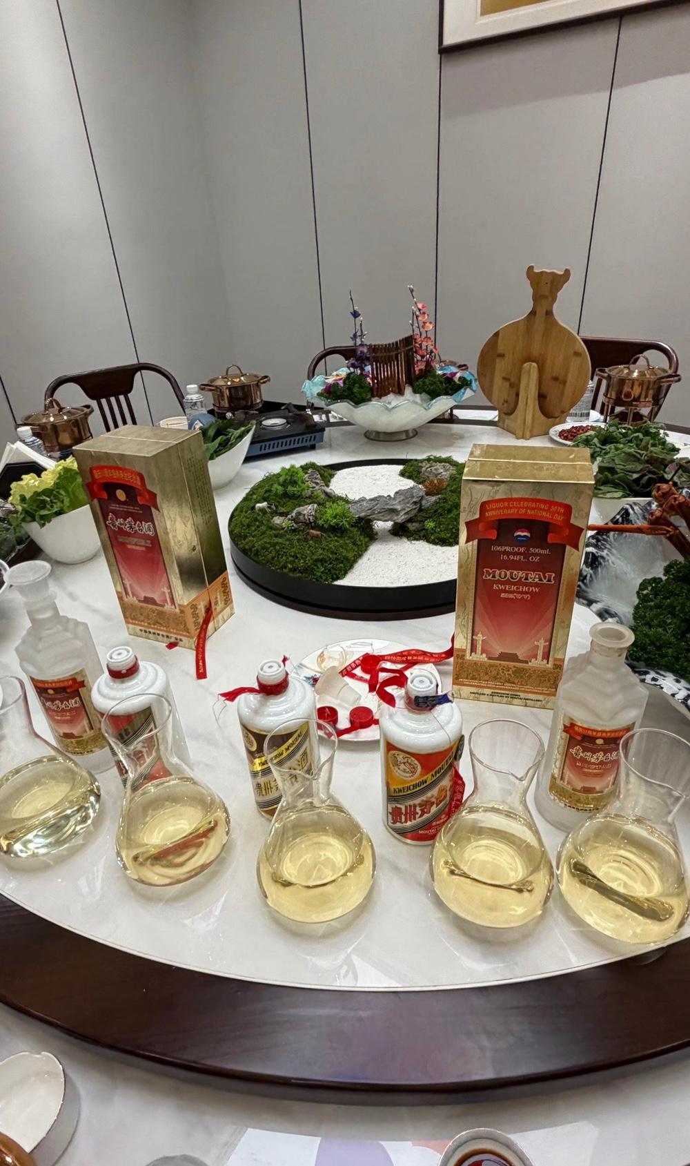 北京三叔这局饭，直接把我看傻了！这哪是吃饭，这简直是在“喝一辆车”啊！三叔去