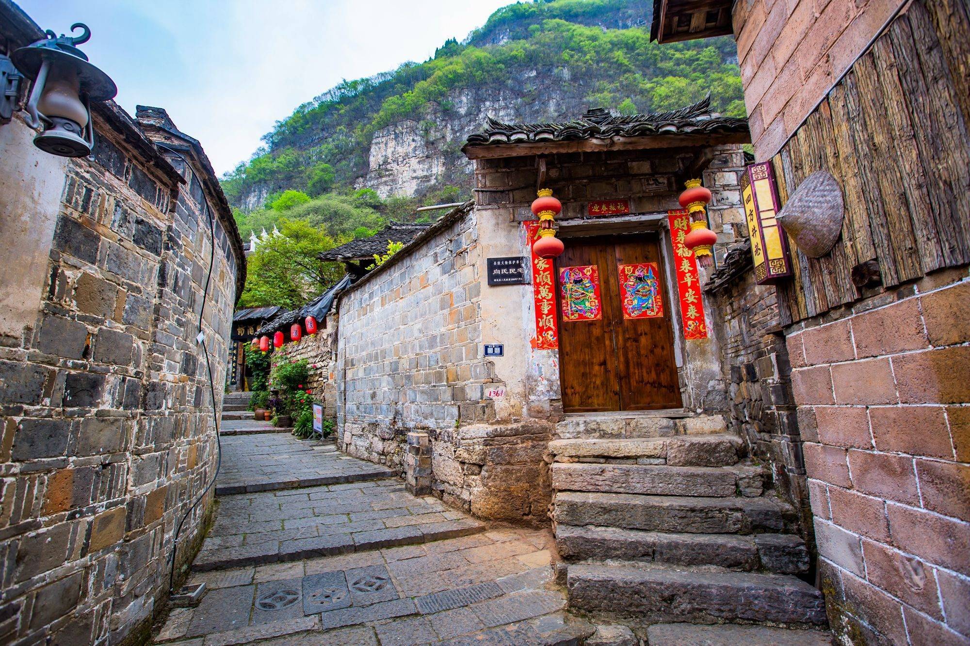 贵州向全国发出冬日邀请函冬日的贵州，是一幅被大自然精心晕染的水墨长卷，正等待着