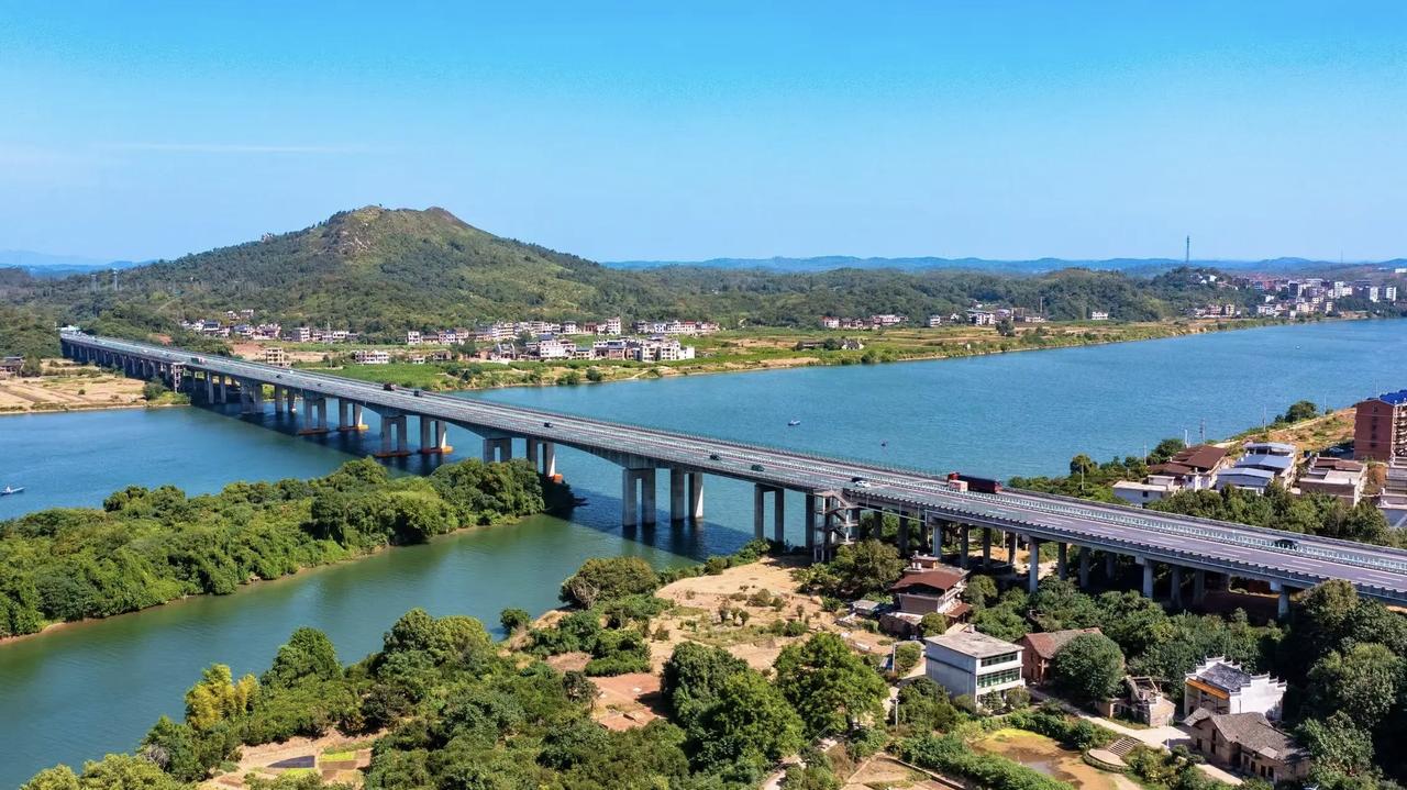 2024年，湖南高速建设迎来“爆发年”，沅辰、白南等8条高速共668公里建成通车