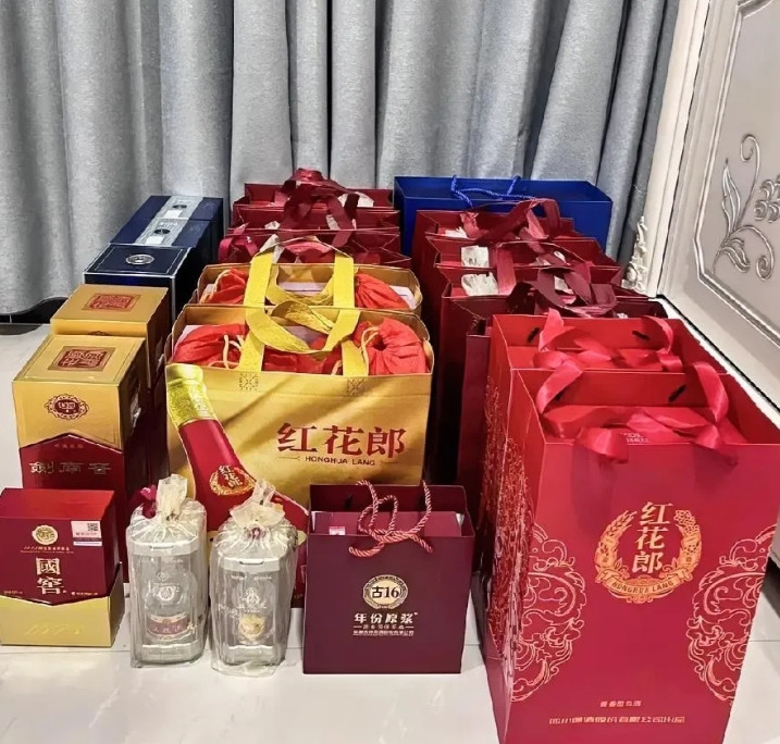公公放了好多箱酒在我房间，现在房子要装修，这酒简直怎么办！这些酒一直在我屋里放