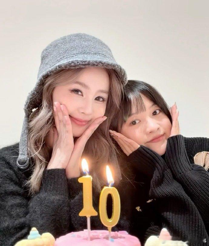 白鹿给呵呵买车这是什么人间理想闺蜜！白鹿给呵呵买车的瓜甜到齁，“一鹿呵护”锁