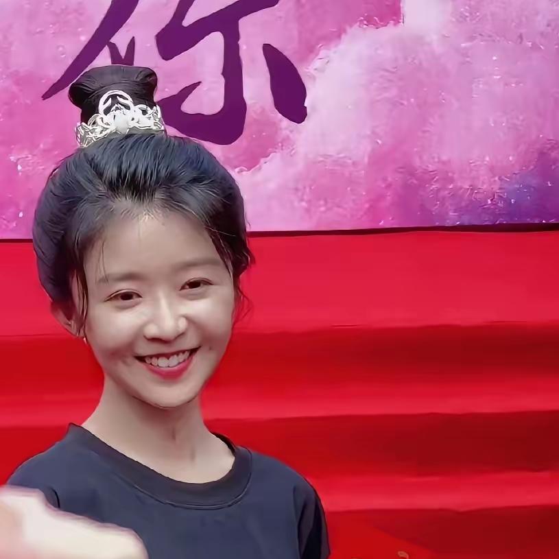 宋伊人新剧又下架了，估计她自己都没想到，凉得这么突然。她翻船不是因为恶搞王鹤棣，