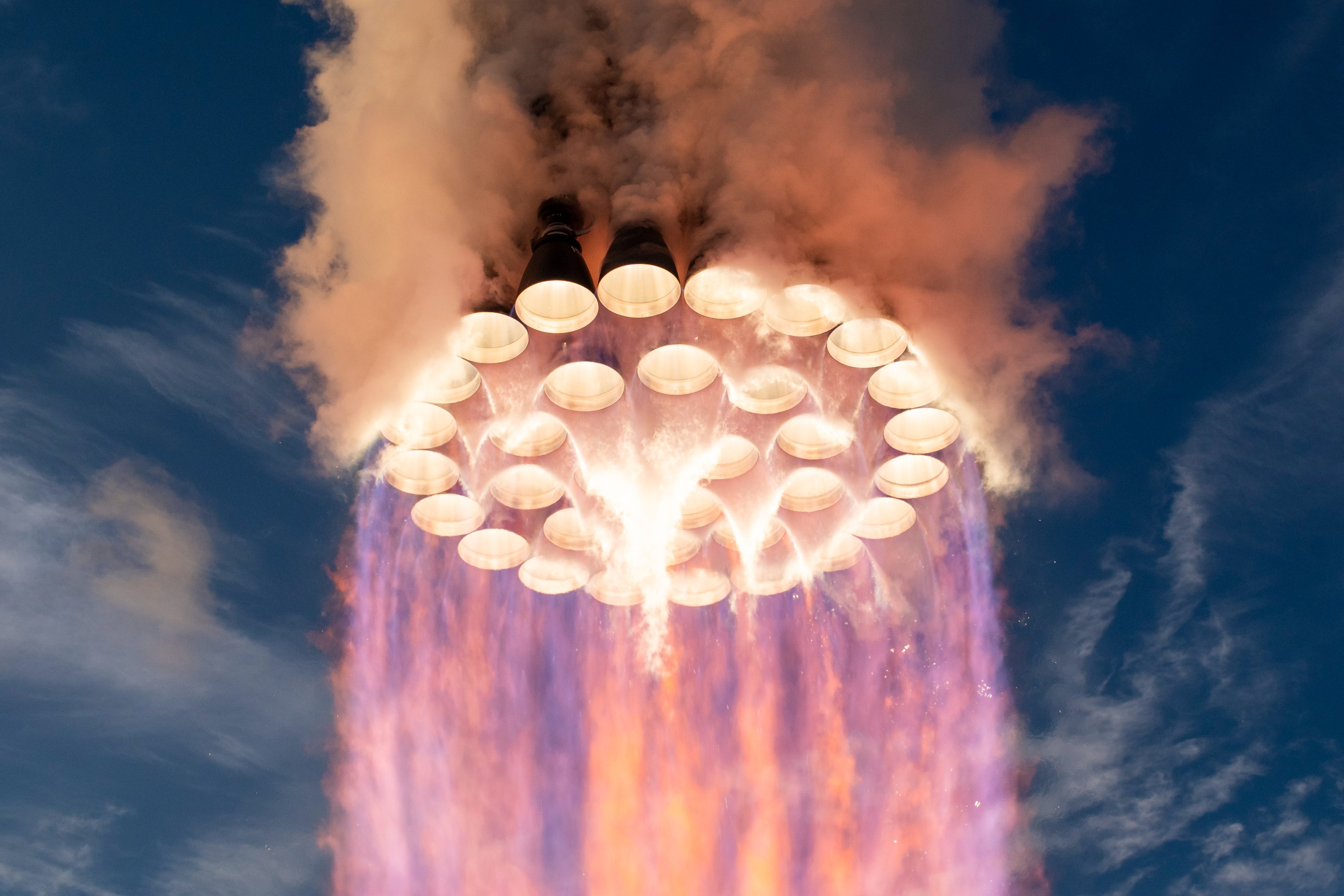IFT-14：SpaceX发布星舰第十四次飞行测试任务图集星链V3卫星实拍星舰飞