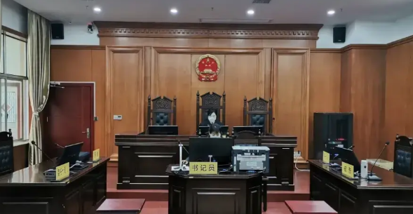 广东男因妻子出轨分居十多年，去世前，将价值4000万的3套房遗赠给同居17年保姆