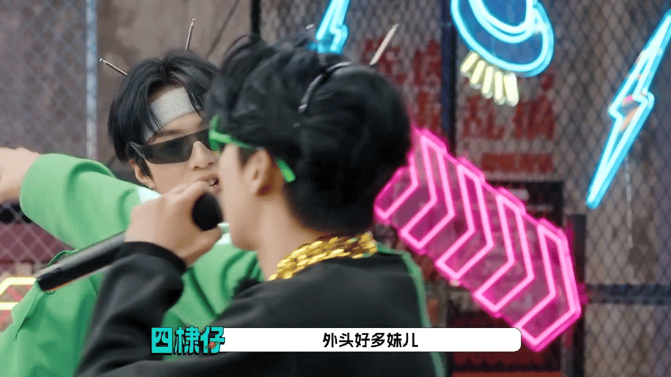 王鹤棣说好多妹都为刘耀文吃醋根本没有一个人能拒绝得了为刘耀文争风吃醋，王鹤棣你