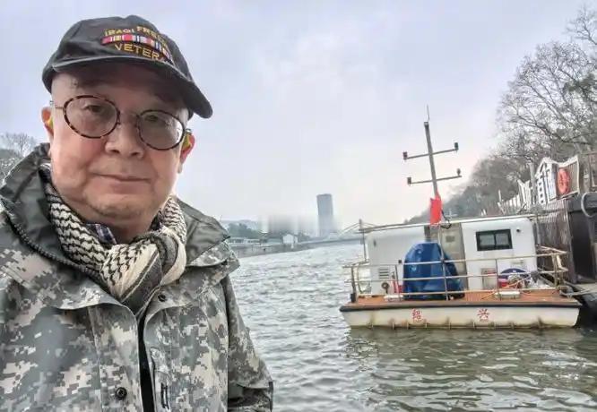 唐师曾为什么既敢往战场上闯，又能写出那么细腻、有画面感的文字?他的胆量和文笔，原