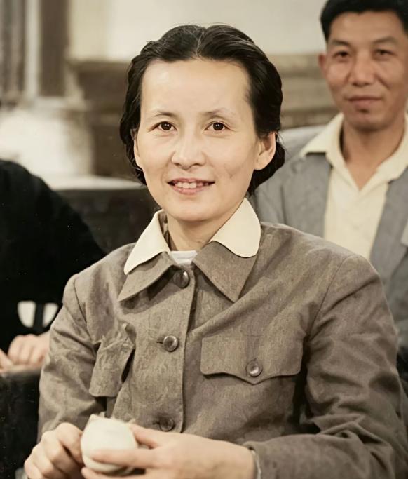 梁思成的二婚妻子说他爱的人是林殊，而不是林徽因？看看旧照片，这明显是生理性喜欢。