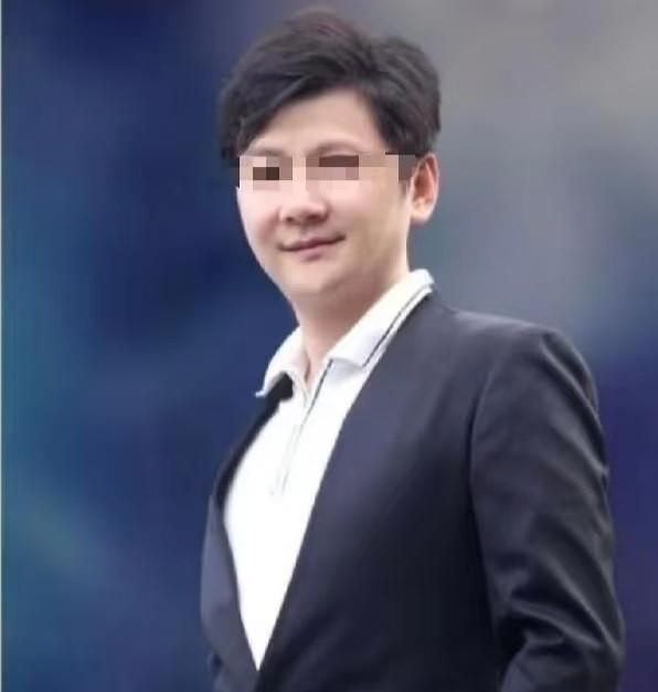 华南理工大学撞人的教师金某，接下来可能会面临这几个窘境！第一、首先可能会被学校