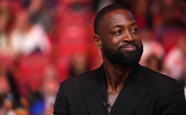 韦德的商业嗅觉真是灵敏！2021年，韦德出资1600万美元，购入了犹他爵士队1%