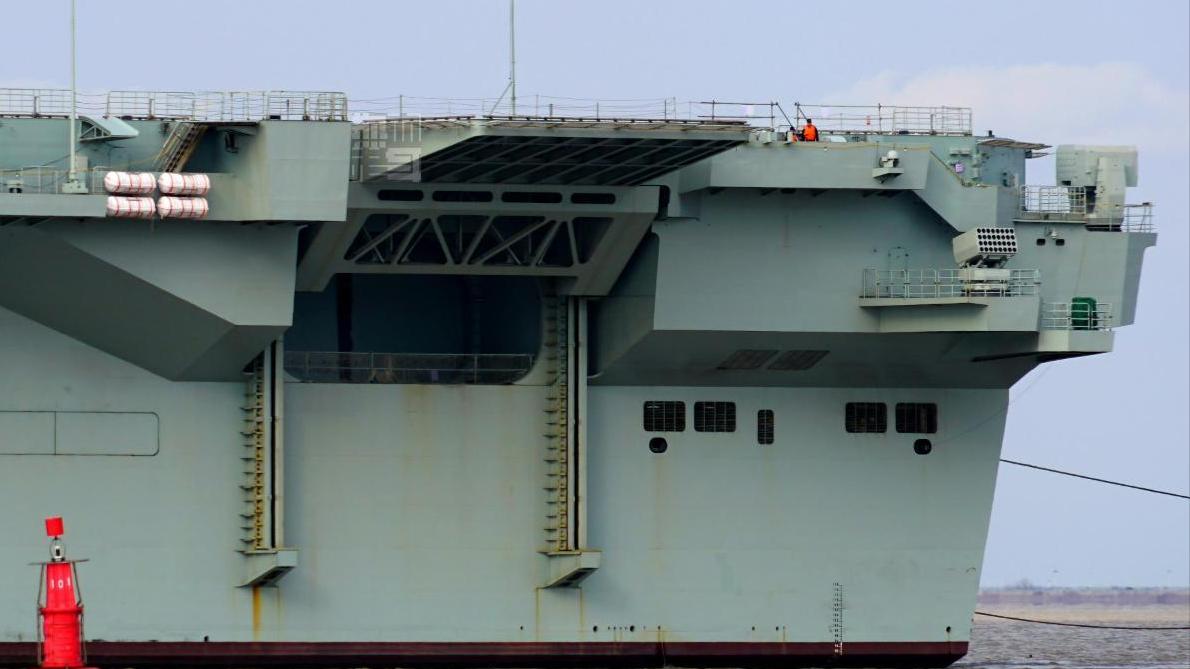 近观“大平板”的升降机，第二次海试归来。