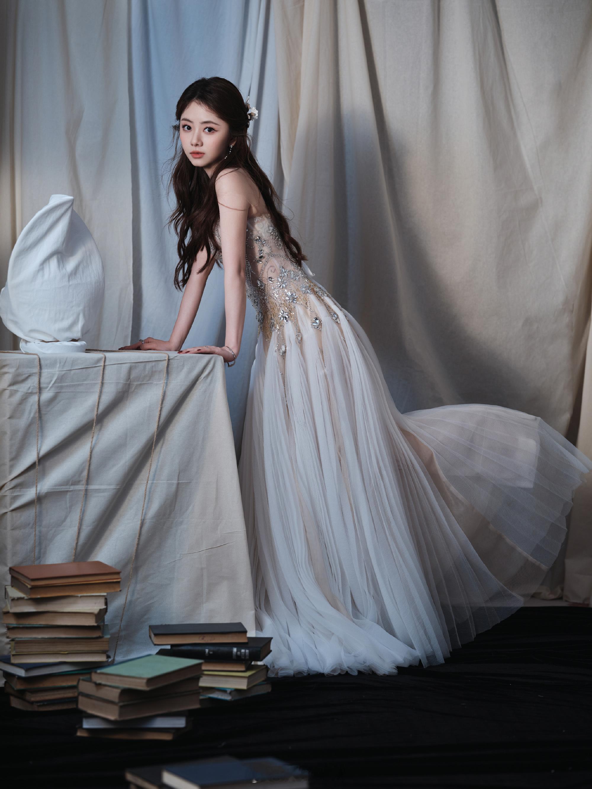 网传谭松韵田嘉瑞合作人生路上网传谭松韵新剧男主是田嘉瑞等会儿，谭松韵新剧男主是田