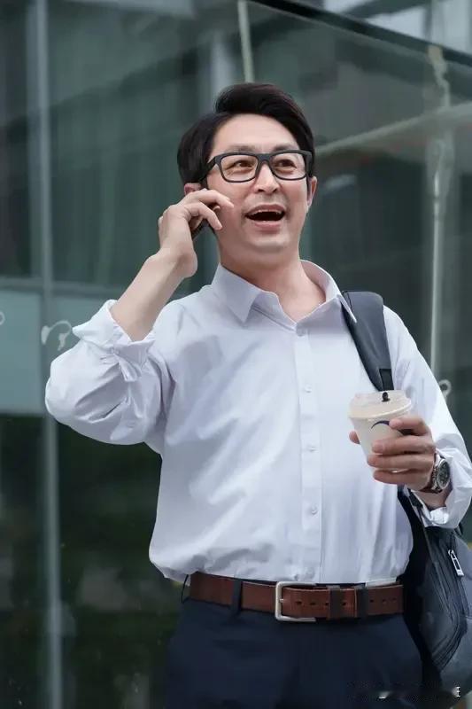 不知道大家发现了没有，现在的中年男性真的是太难了。像老一辈男性结婚还好，成家