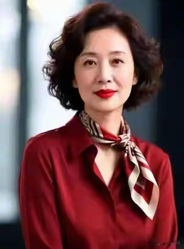 如何做一个精致优雅的女性?精致优雅的女人，需要的是品貌兼优，智慧与美貌并存。既要