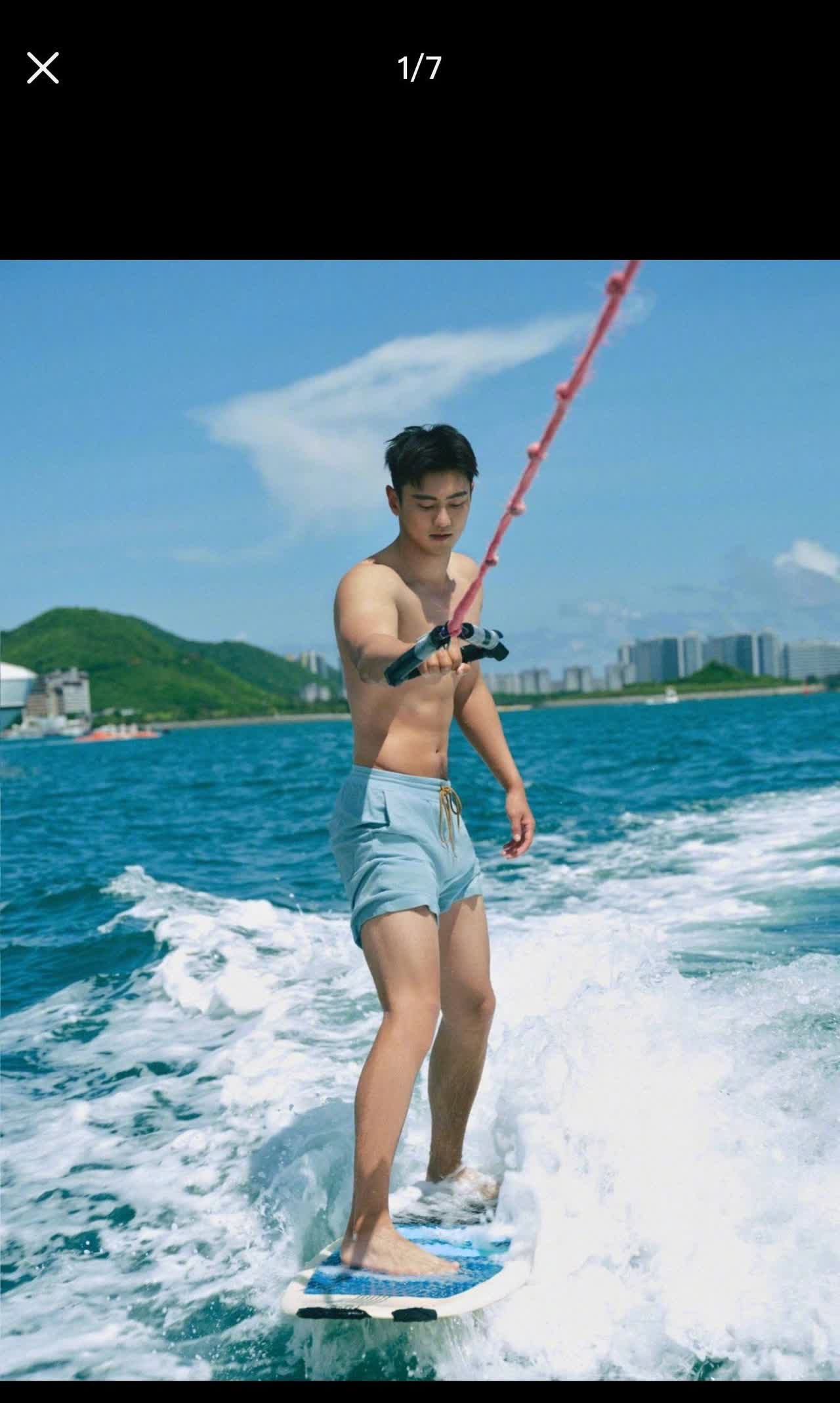 体育界的男神代表宁泽涛最近冲浪🏄🏻‍♂️照片流出不得不说30➕年纪保
